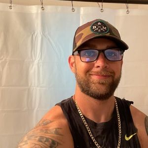 Meet your Posher, Dustin